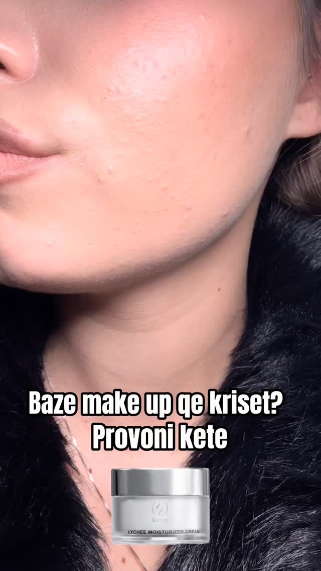 💄 Makeup që qëndron perfekt nga mëngjesi në darkë? Sekreti është nën bazë. ✨Mos lejo që makeup-i yt të kriset – përgatit lëkurën si një pro me Louve Cleanser + Moisturizer Cream përpara fondatinës.Rezultati? Një pamje e butë, e hidratuar dhe që nuk lëviz për asgjë. 💋💬 Vajza, a e përdorni gjithmonë krem hidratues përpara makeup-it? Komentoni poshtë 👇#LouveClub #LouveBeauty #SkincareBeforeMakeup #LouveGirls #CleanSkin #GlowyBase #HydratedSkin #MakeupTips #SkincareRoutine